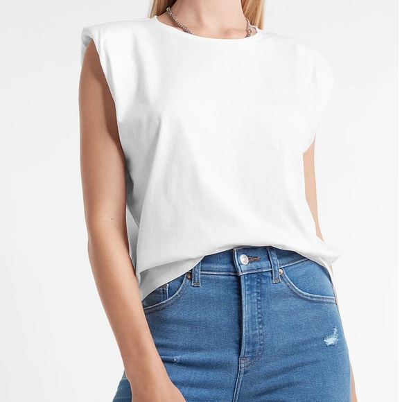Tops - Loose sleeveless white shoulder pad top